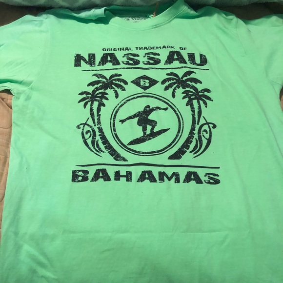 Green Nassau Bahamas shirt - Picture 1 of 2